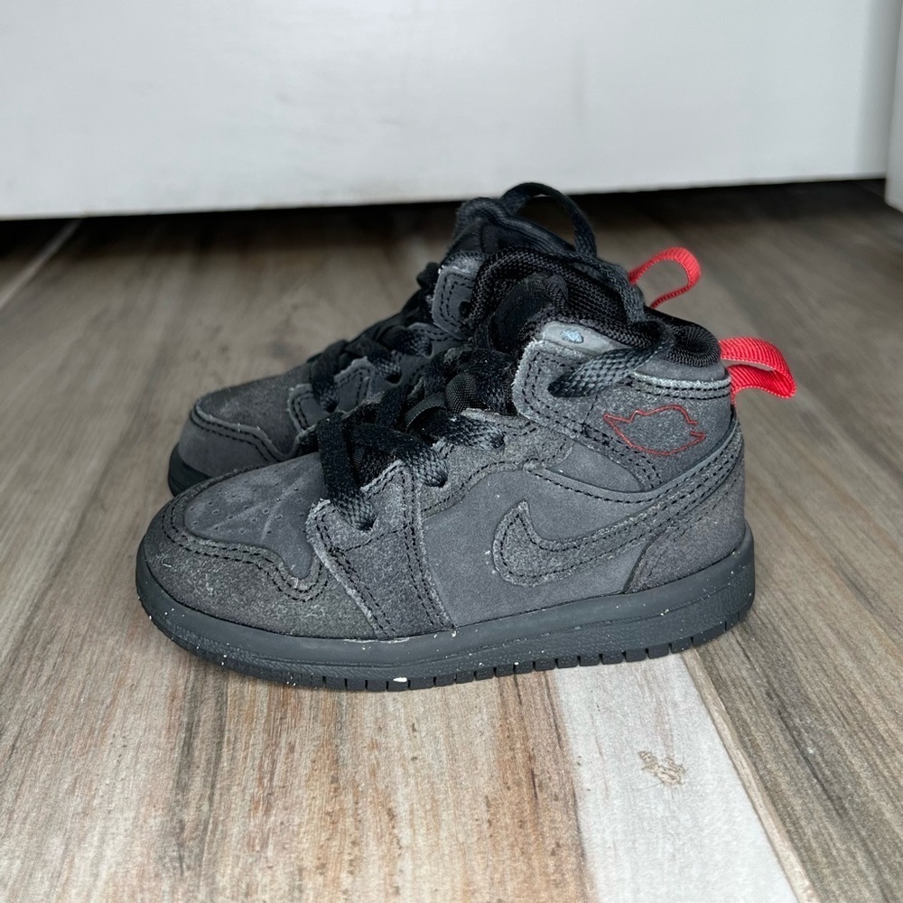 Air Jordan 1 Mid SE Dark Smoke Grey / Black / Red Baby Sneakers 5C Toddler